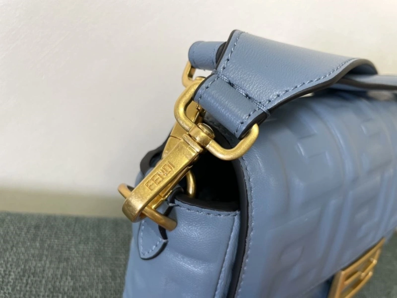 F**di baguette bags 4222c-0290