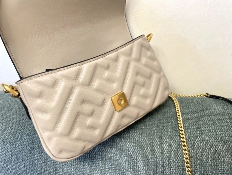F**di baguette bags 4222c-0291
