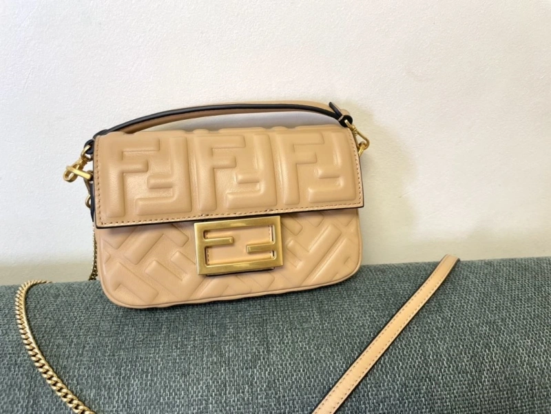 F**di baguette bags 4222c-0292