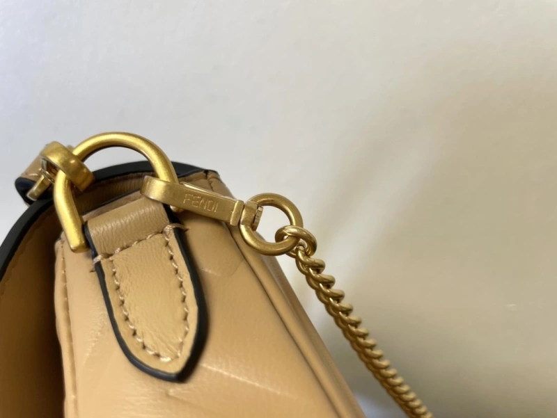 F**di baguette bags 4222c-0292