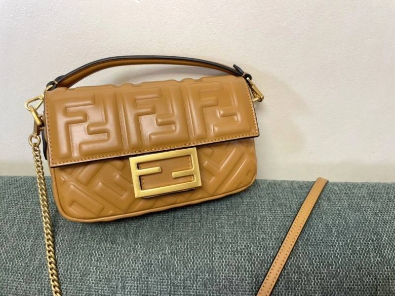 F**di baguette bags 4222c-0293