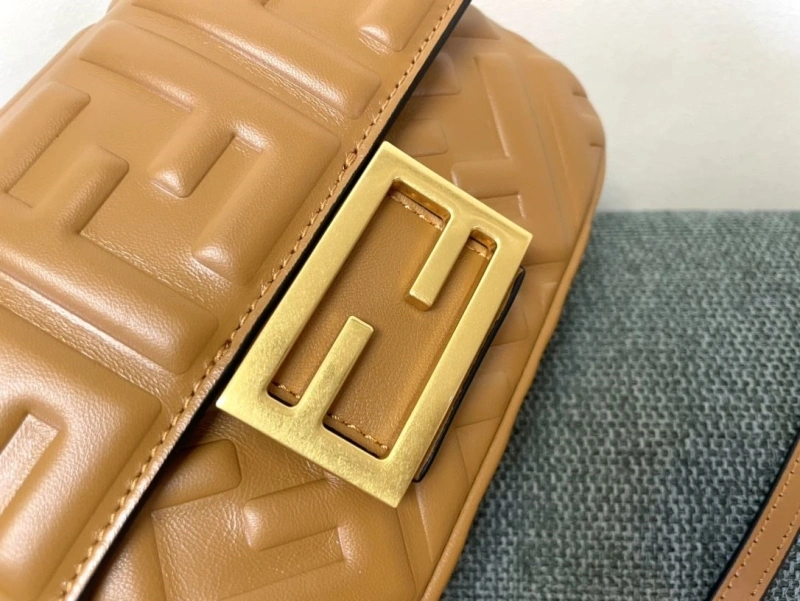 F**di baguette bags 4222c-0293