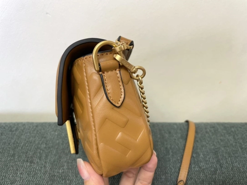 F**di baguette bags 4222c-0293