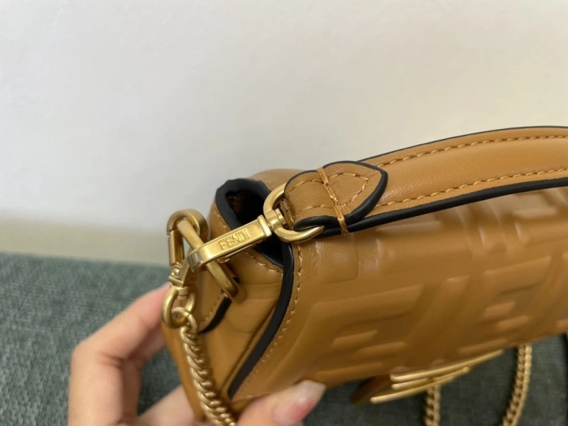 F**di baguette bags 4222c-0293