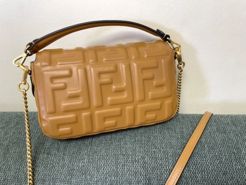 F**di baguette bags 4222c-0293