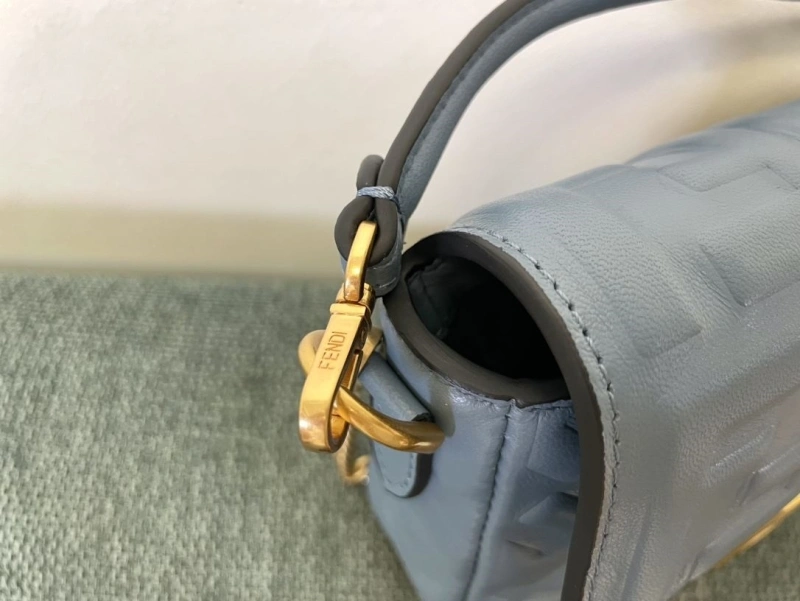 F**di baguette bags 4222c-0296