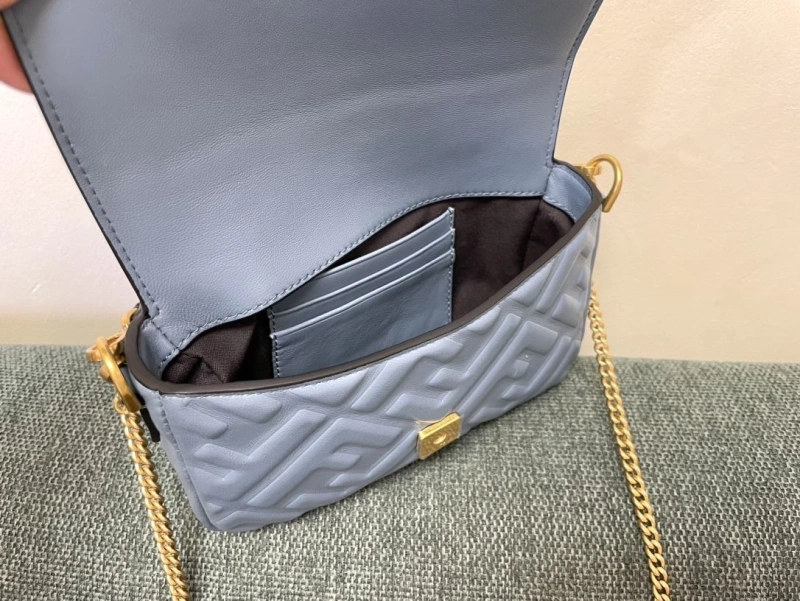 F**di baguette bags 4222c-0296
