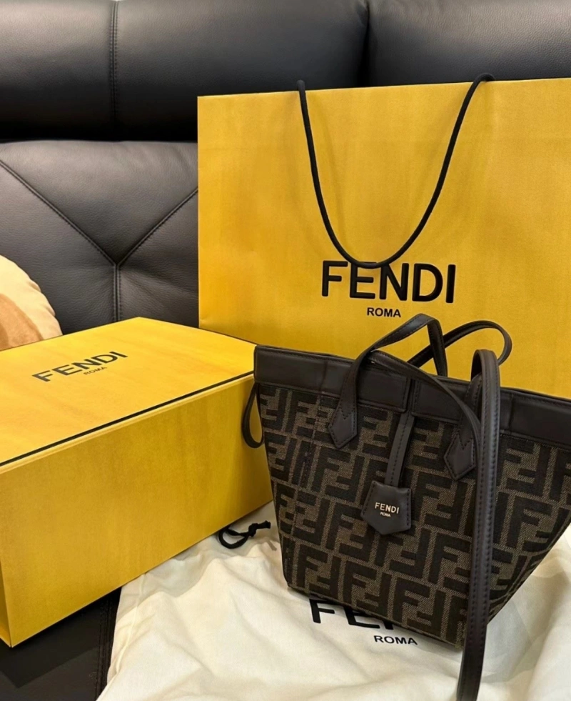F**di bucket bags 4222c-0372