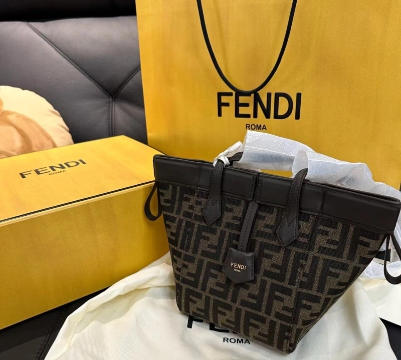 F**di bucket bags 4222c-0372