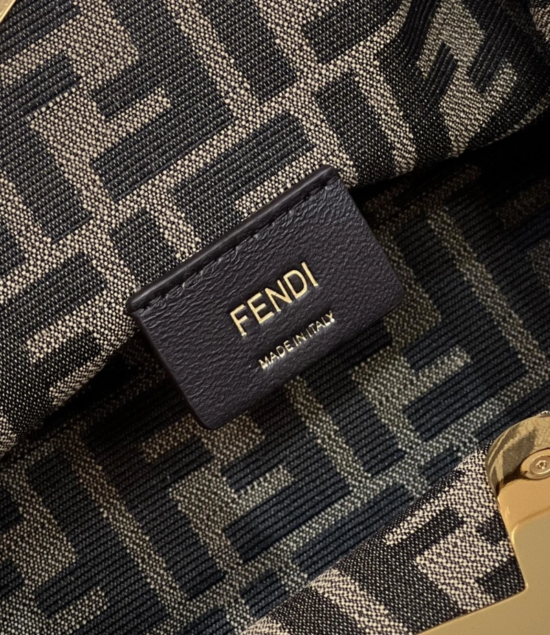 F**di first bags 4222c-0377