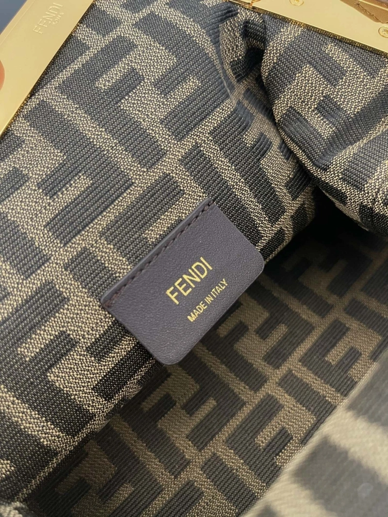 F**di first bags 4222c-0379
