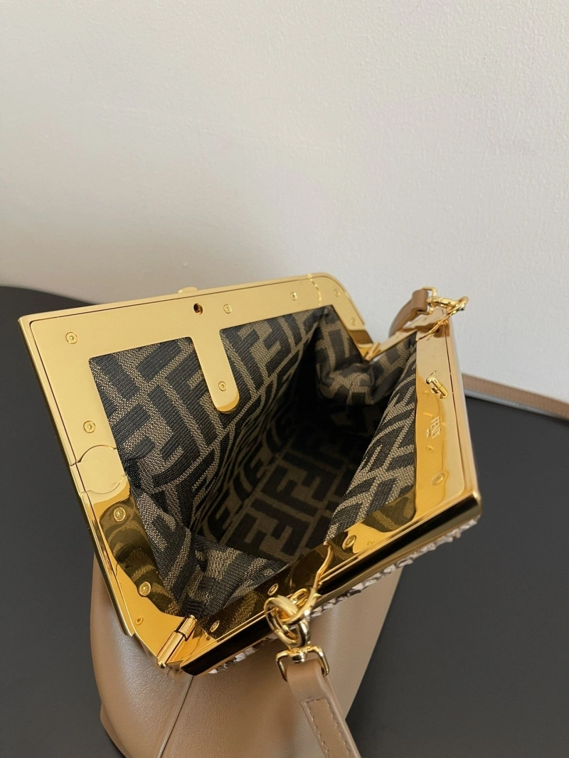 F**di first bags 4222c-0379