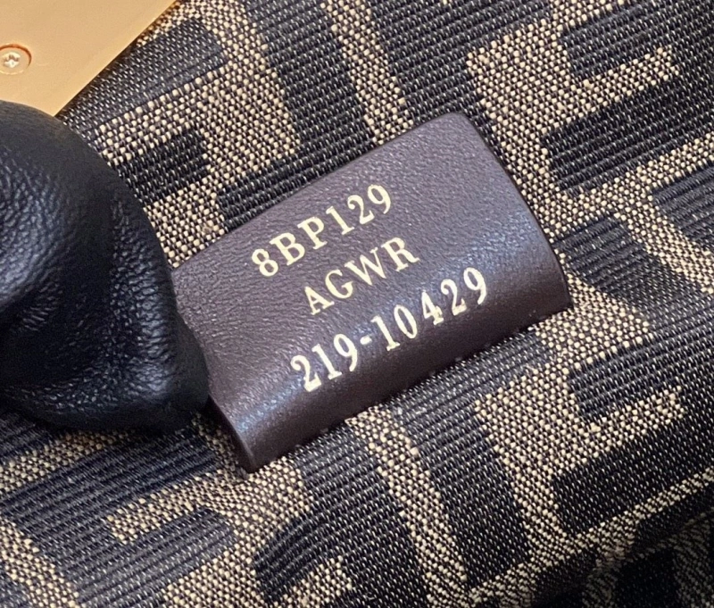 F**di first bags 4222c-0381