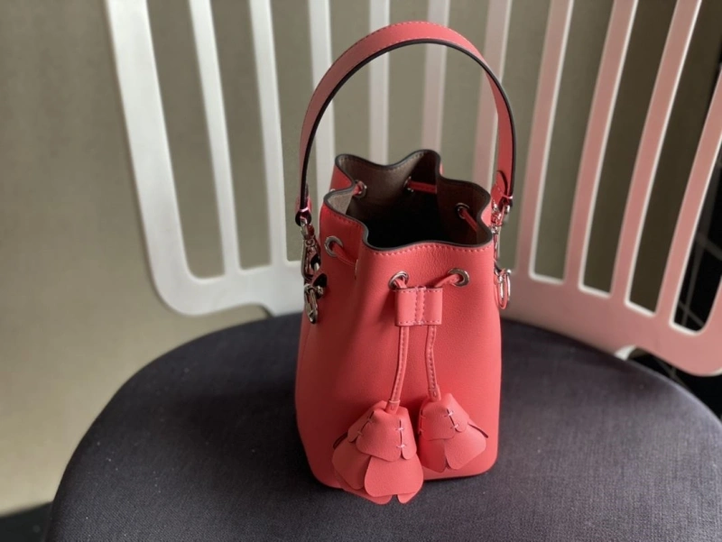 F**di bucket bags 4222c-0382