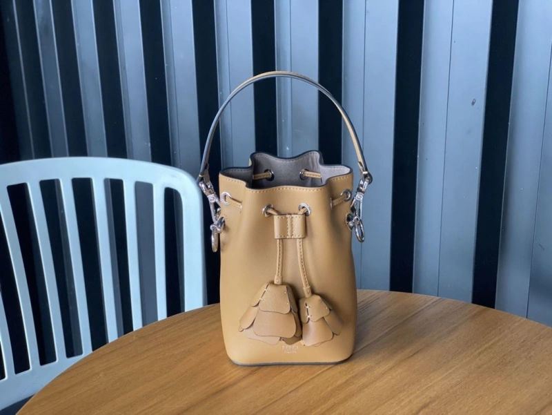 F**di bucket bags 4222c-0382
