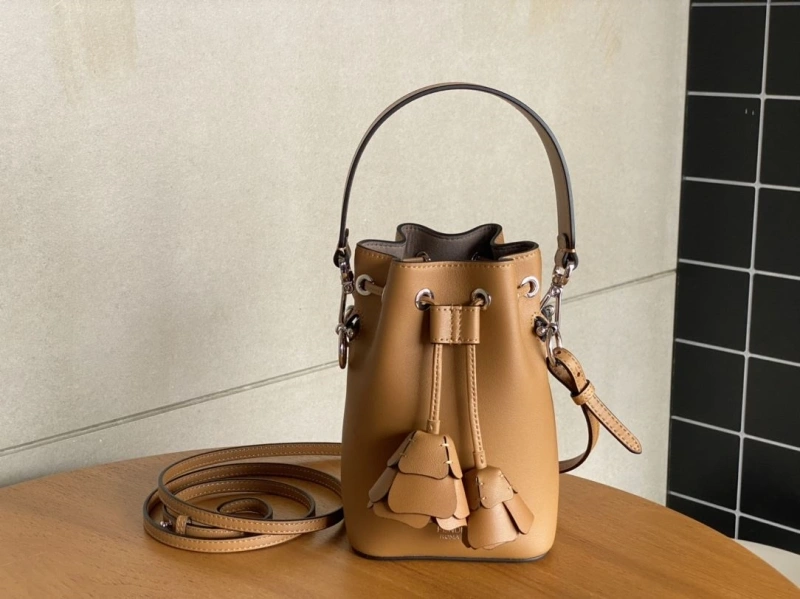 F**di bucket bags 4222c-0383
