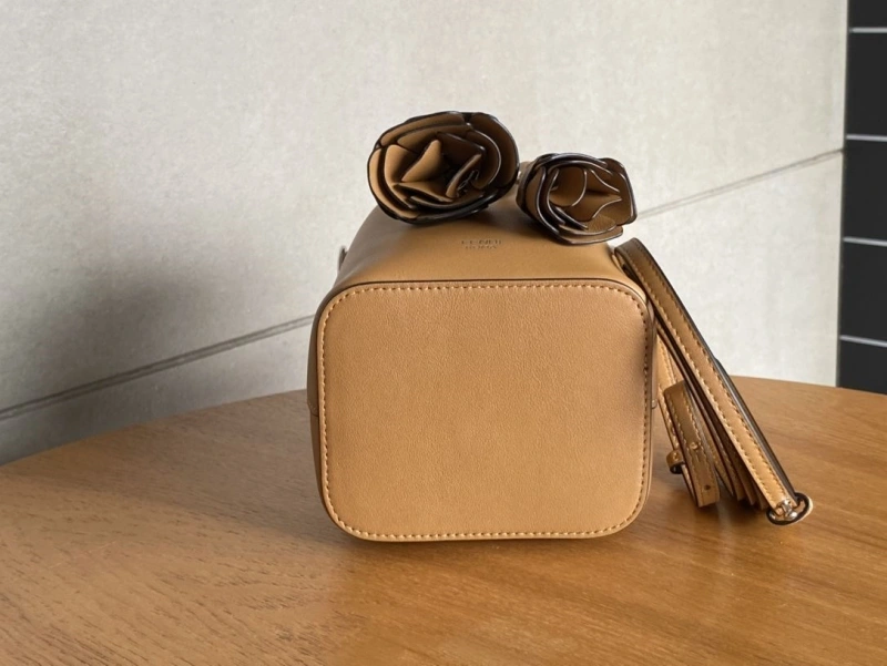 F**di bucket bags 4222c-0383