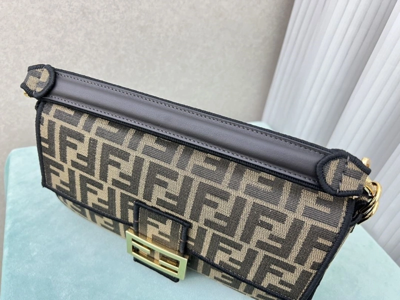 F**di baguette bags 4222c-0388