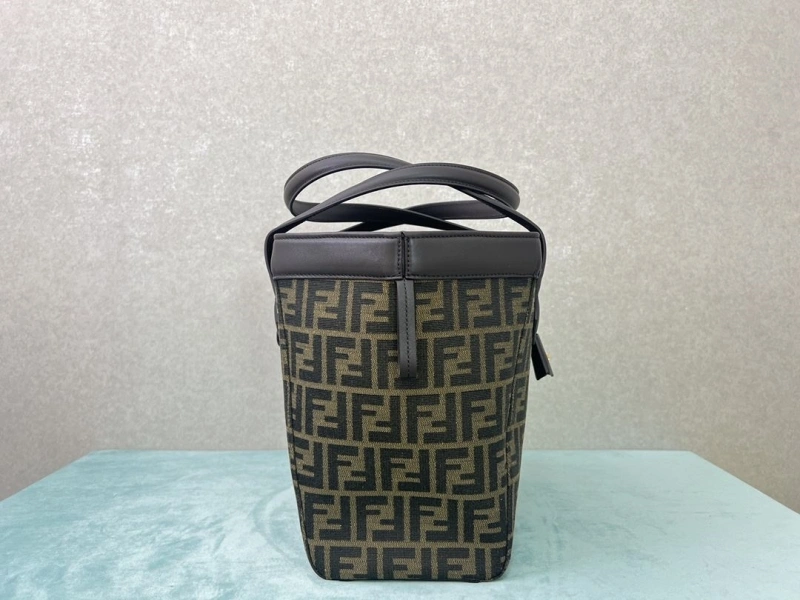 F**di shopping bags 4222c-0395
