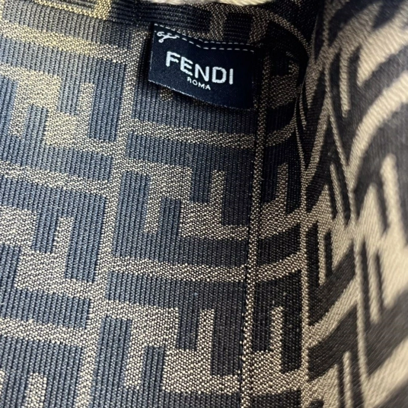 F**di first bags 4222c-0397