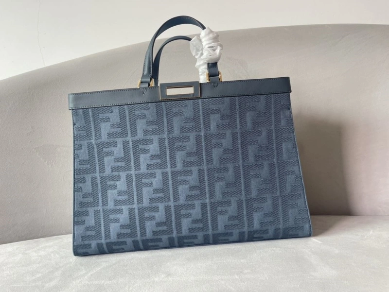 F**di shopping bags 4222c-0438