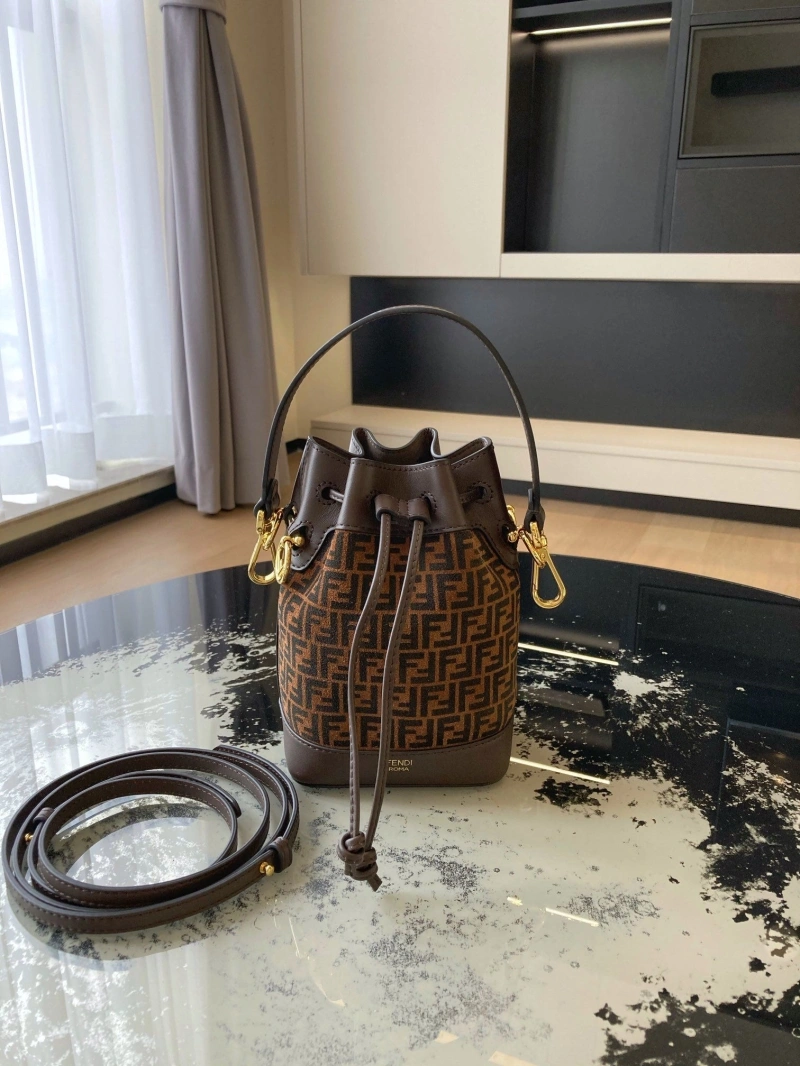 F**di bucket bags 4222c-0479