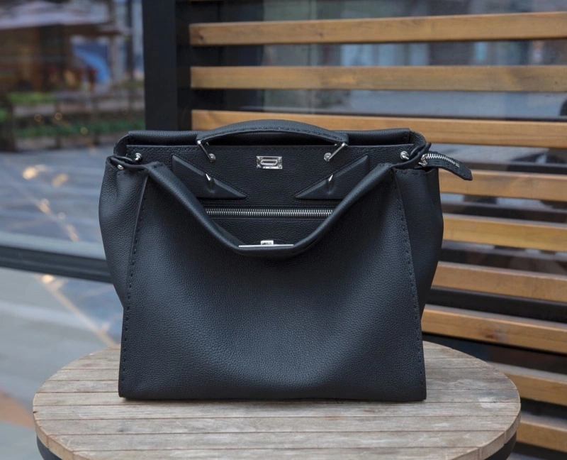 F**di shopping bags 4222c-0496