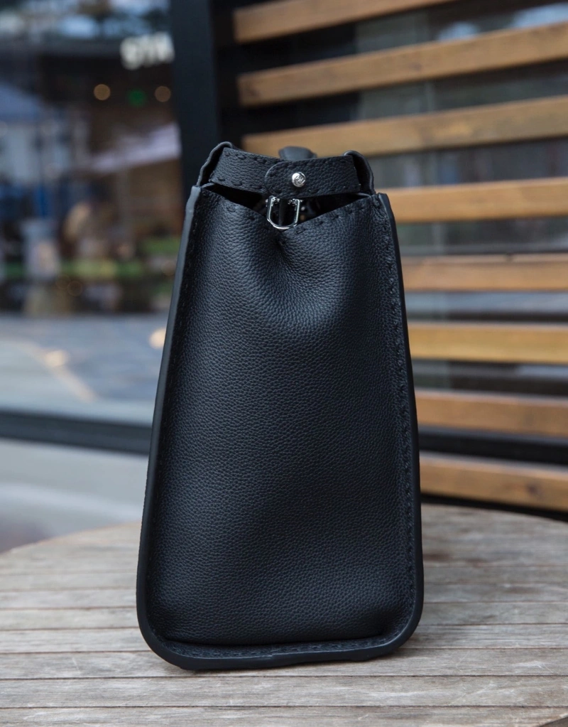 F**di shopping bags 4222c-0496