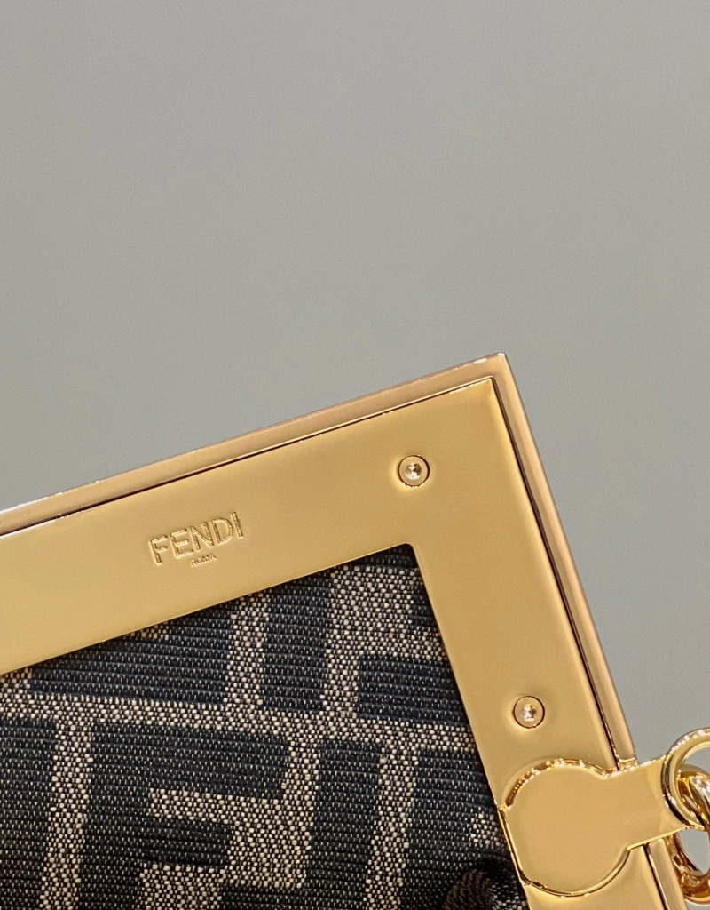F**di first bags 4222c-0556