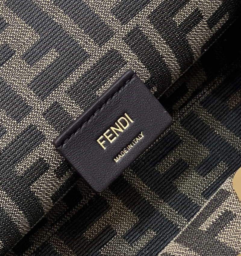 F**di first bags 4222c-0557