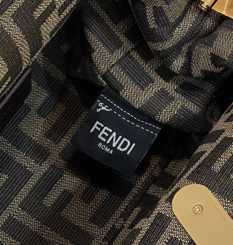 F**di first bags 4222c-0557