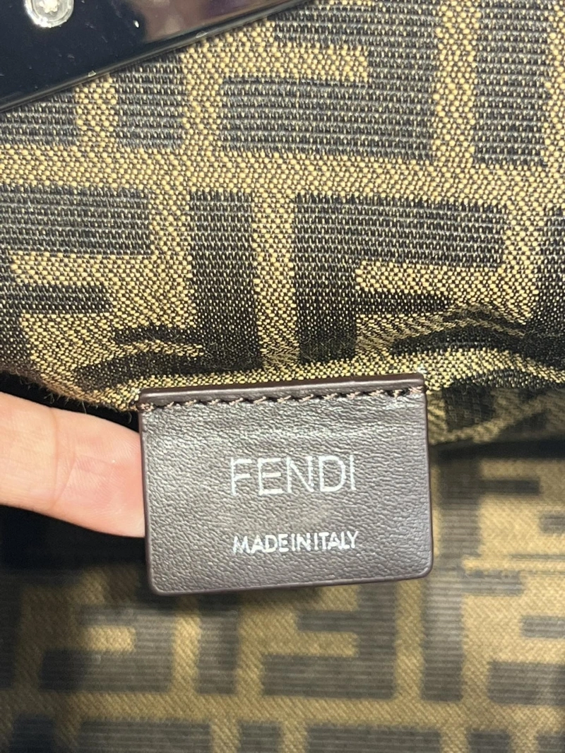 F**di first bags 4222c-0558