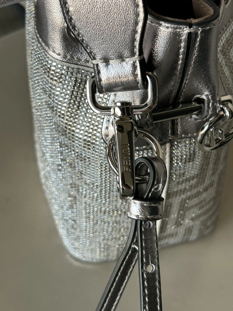 F**di bucket bags 4222c-0617