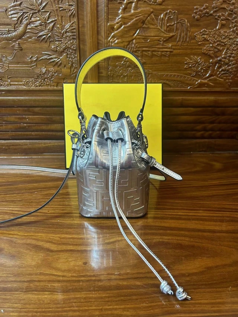 F**di bucket bags 4222c-0637