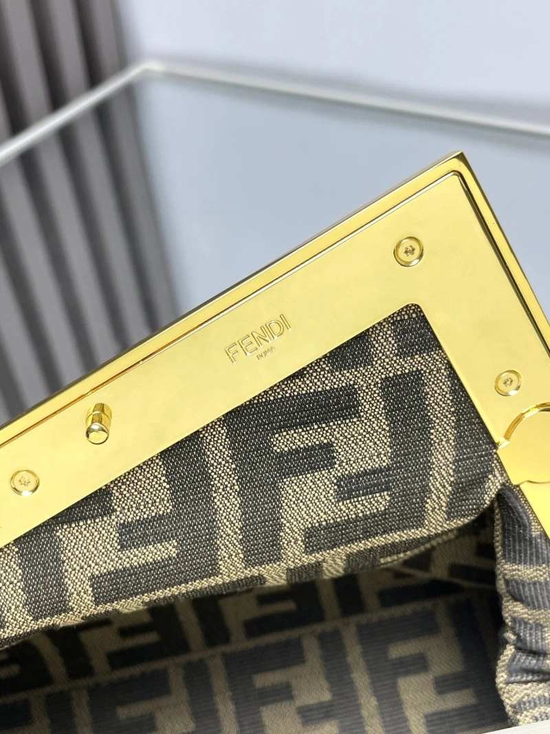 F**di first bags 4222c-0673