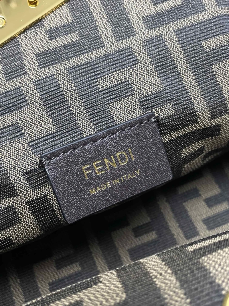 F**di first bags 4222c-0674