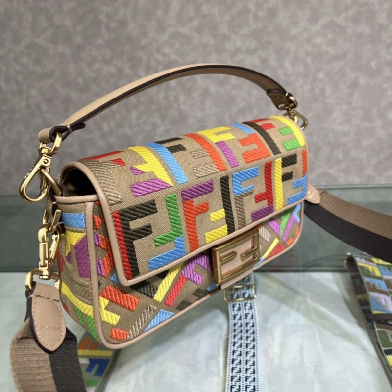 F**di baguette bags 4222c-0702