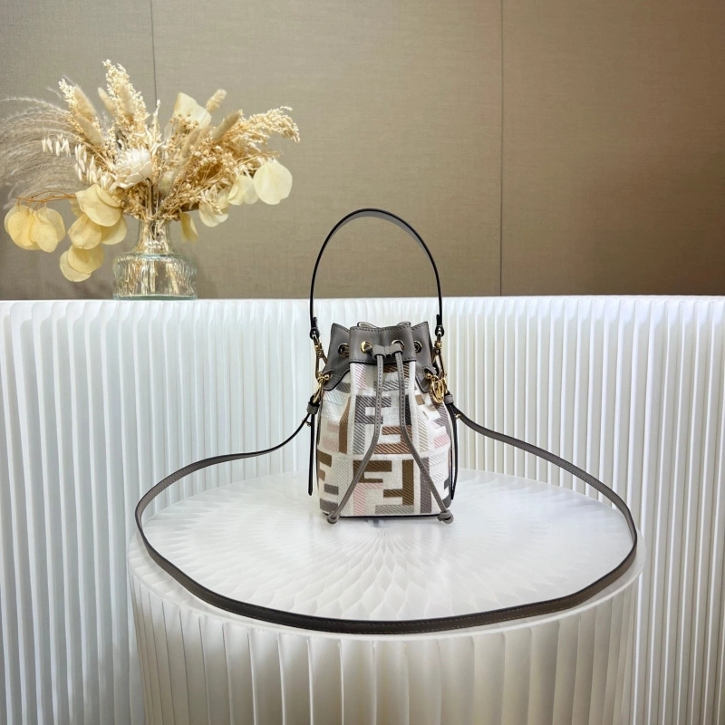 F**di bucket bags 4222c-0704