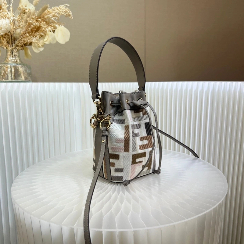 F**di bucket bags 4222c-0704