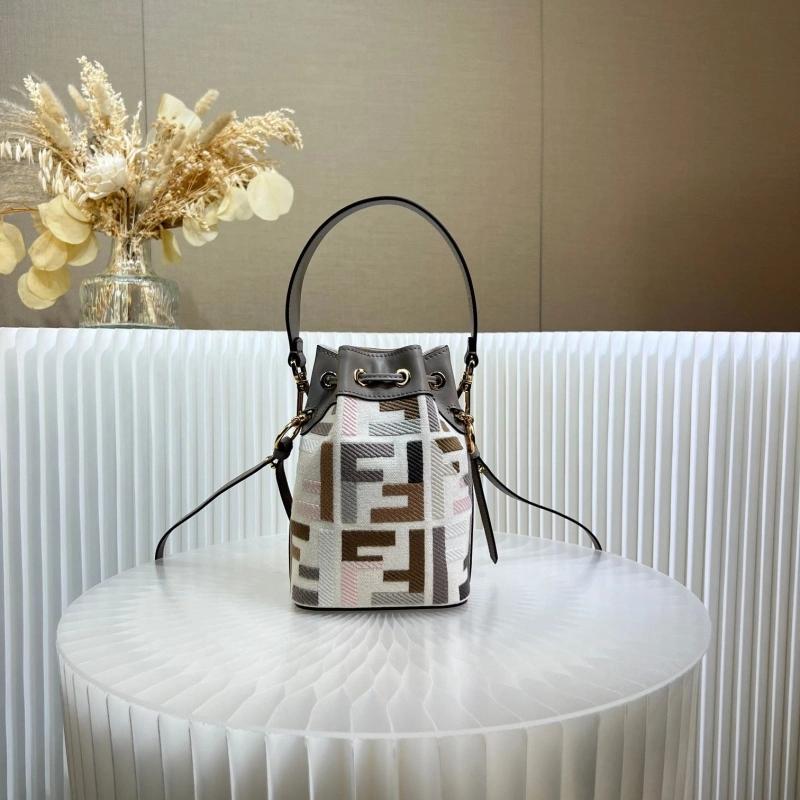 F**di bucket bags 4222c-0704