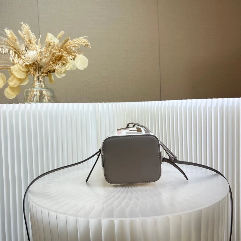 F**di bucket bags 4222c-0704