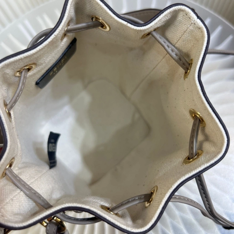 F**di bucket bags 4222c-0704