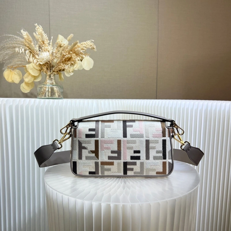 F**di baguette bags 4222c-0705