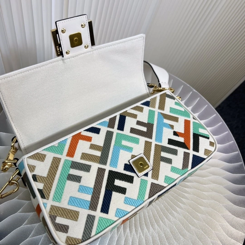 F**di baguette bags 4222c-0706