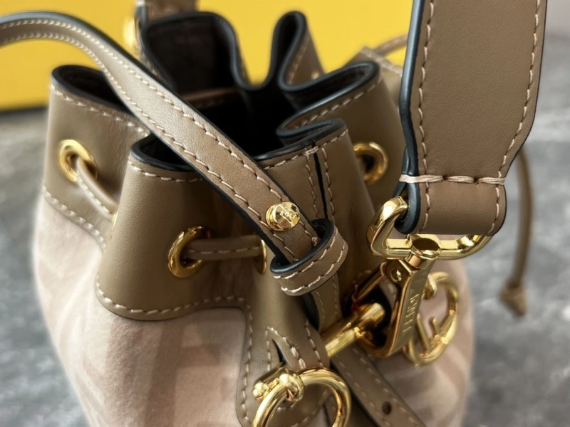 F**di bucket bags 4222c-0709