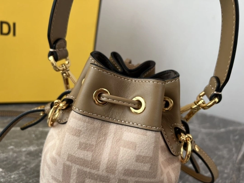 F**di bucket bags 4222c-0709