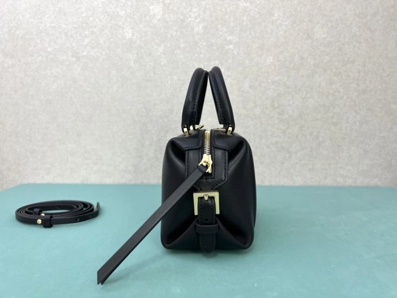 F**di top handle bags 4222c-0724