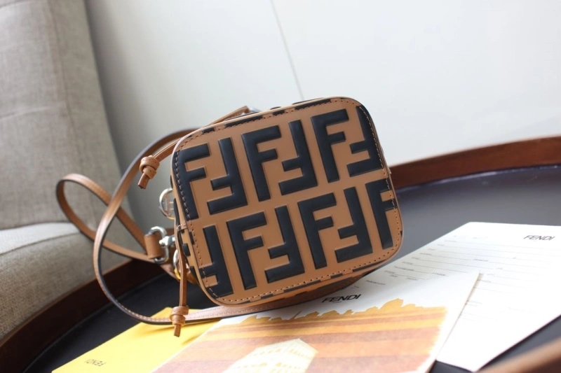 F**di bucket bags 4222c-0763