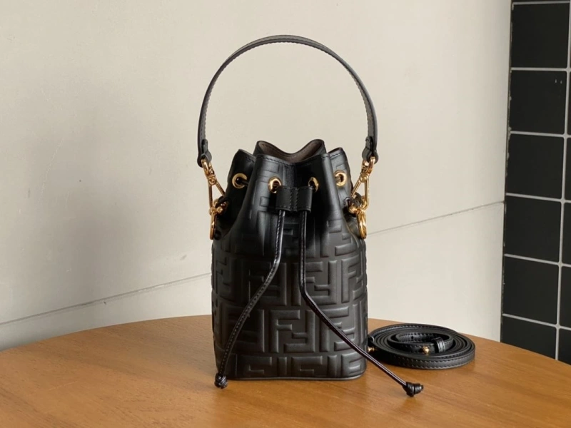 F**di bucket bags 4222c-0764