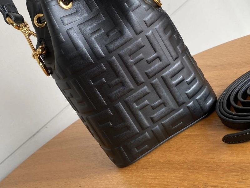F**di bucket bags 4222c-0764
